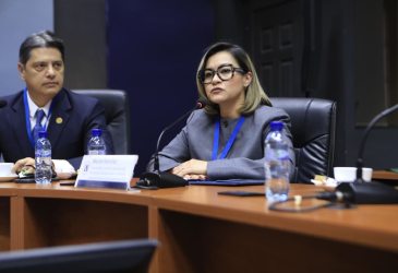 Reuniones con Autoridades